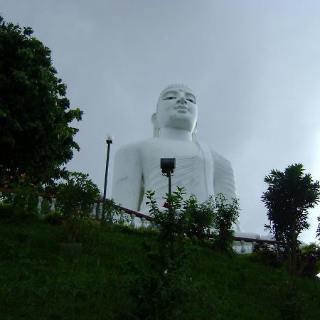 Oak Wood Inn Kandy Bagian luar foto