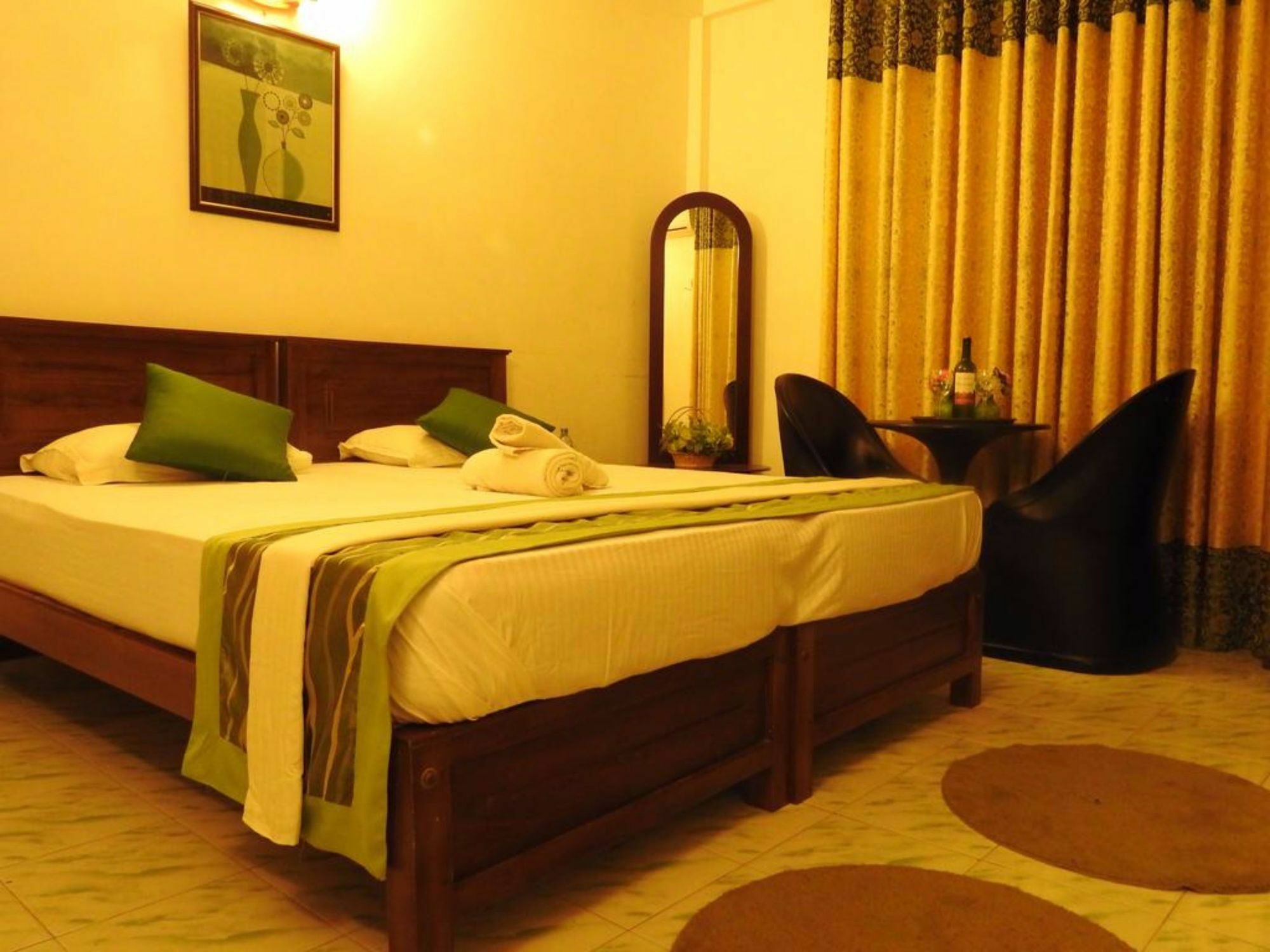 Oak Wood Inn Kandy Bagian luar foto
