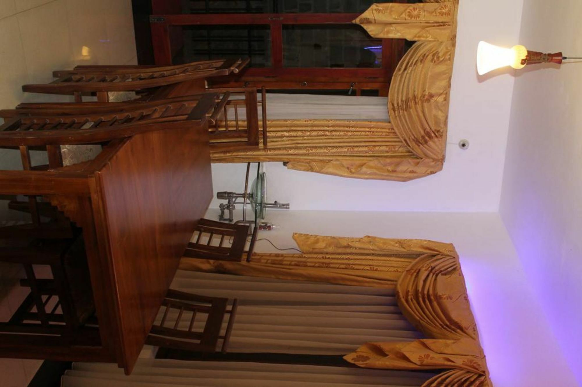 Oak Wood Inn Kandy Bagian luar foto
