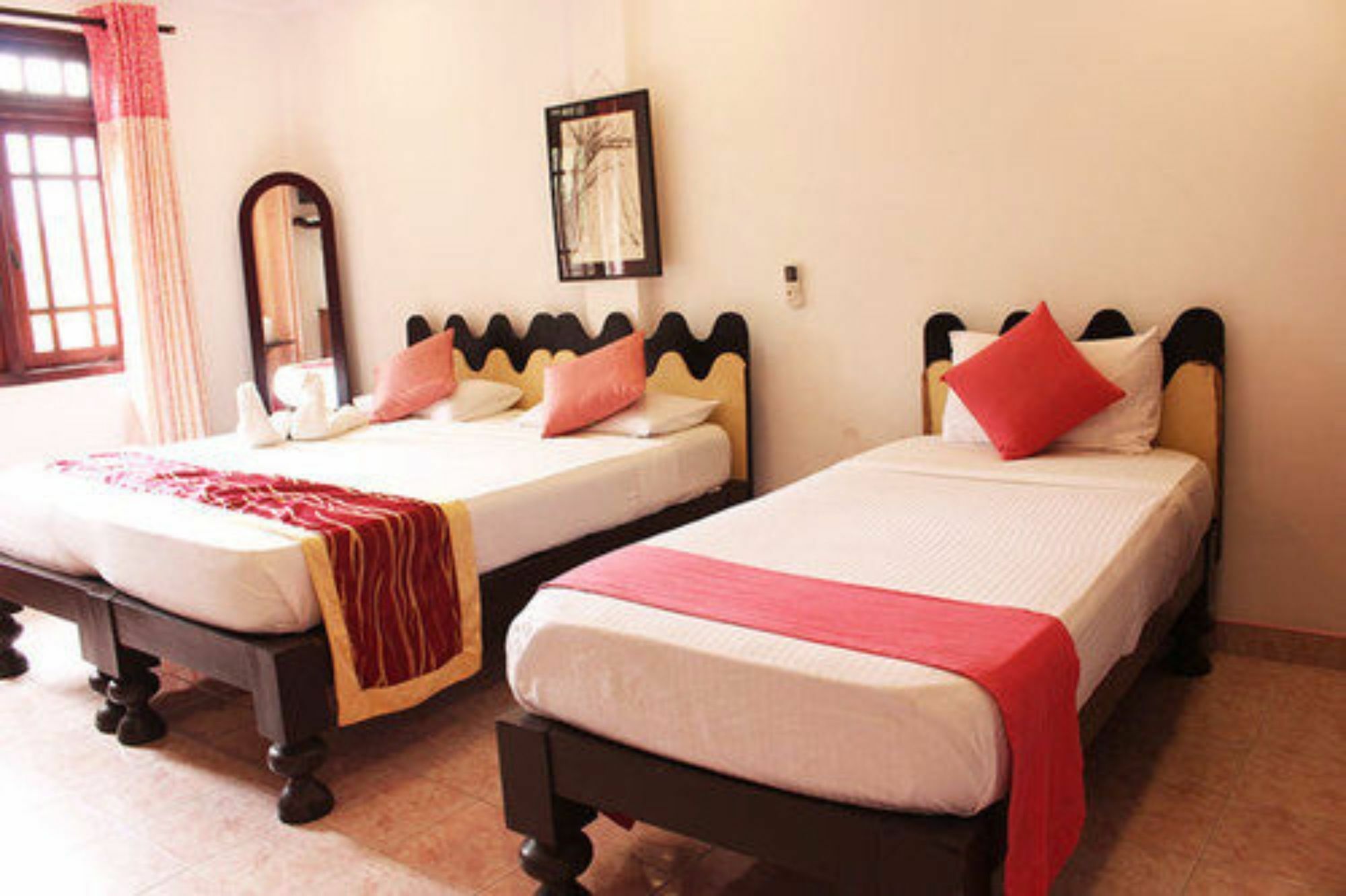Oak Wood Inn Kandy Bagian luar foto